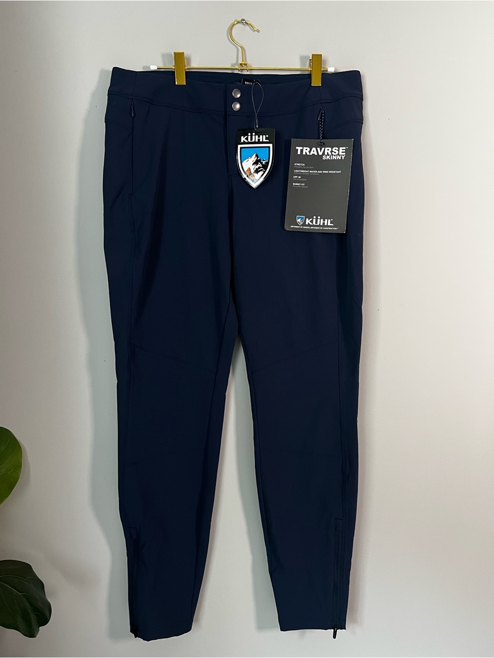NWT Kühl Traverse Skinny Track Pants in Navy